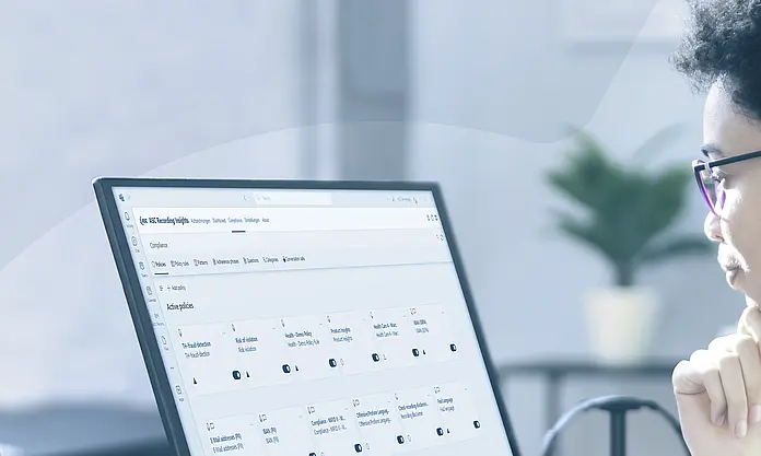 Financial consultant analyses data from customer communication with the Recording Insights program from ASC. 